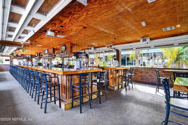 201 OAK Street, Welaka, FL 32189