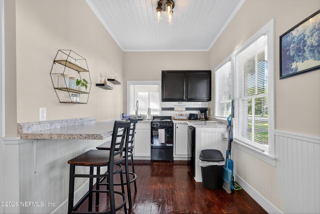 201 OAK Street, Welaka, FL 32189