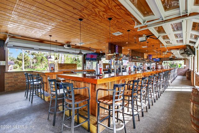 201 OAK Street, Welaka, FL 32189