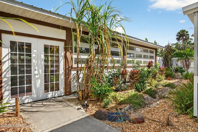 201 OAK Street, Welaka, FL 32189