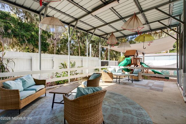 201 OAK Street, Welaka, FL 32189