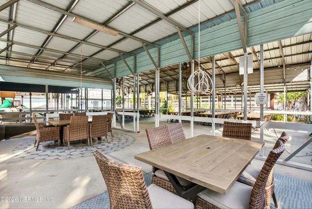 201 OAK Street, Welaka, FL 32189