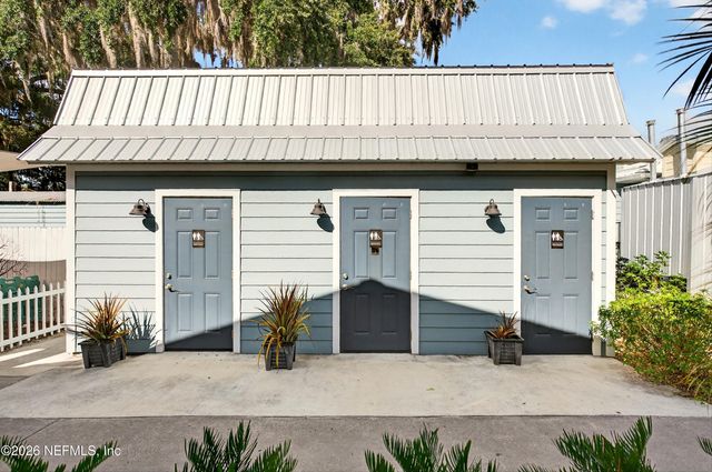 201 OAK Street, Welaka, FL 32189