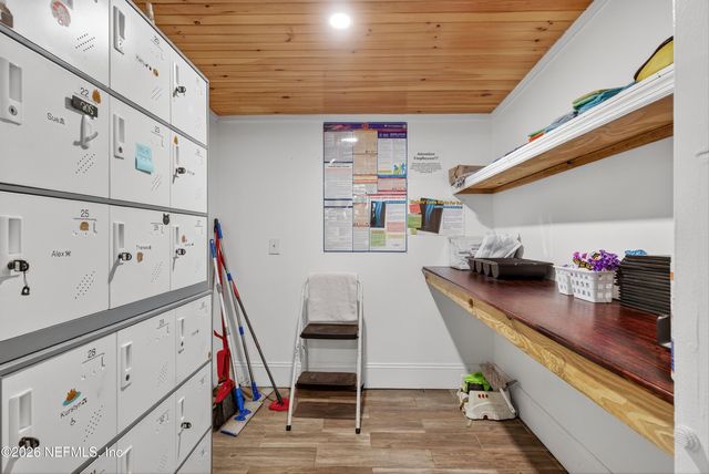 201 OAK Street, Welaka, FL 32189