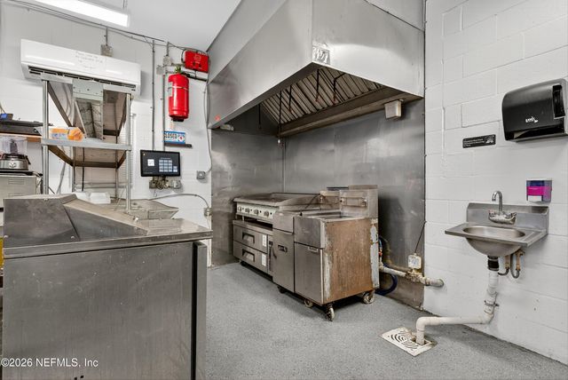 201 OAK Street, Welaka, FL 32189