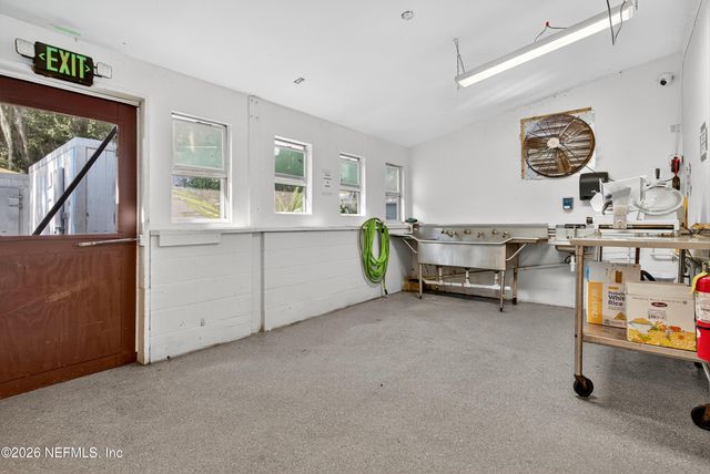 201 OAK Street, Welaka, FL 32189