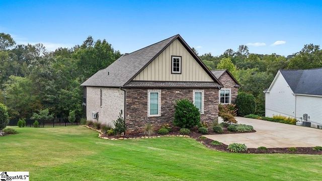 383 Island Green Lane, Inman, SC 29349