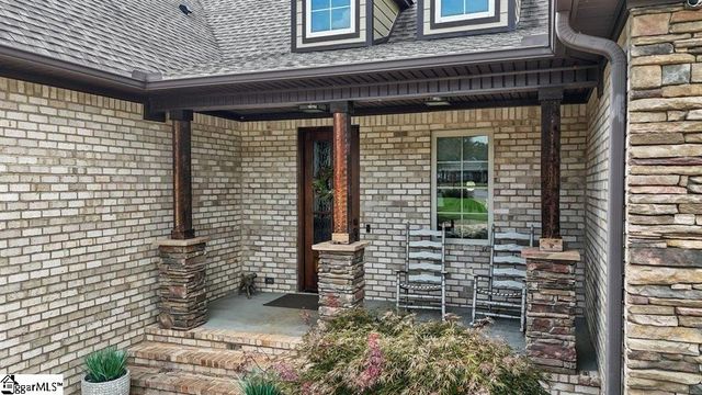 383 Island Green Lane, Inman, SC 29349