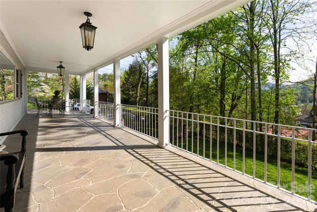 114 Cambridge Road, Asheville, NC 28804