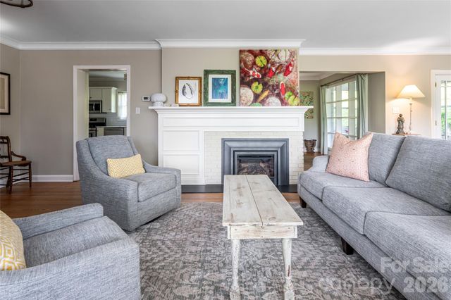 114 Cambridge Road, Asheville, NC 28804