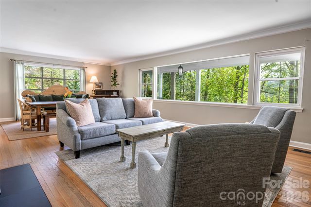 114 Cambridge Road, Asheville, NC 28804