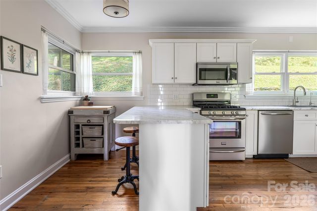 114 Cambridge Road, Asheville, NC 28804