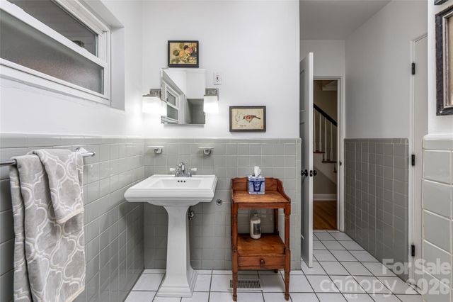 114 Cambridge Road, Asheville, NC 28804