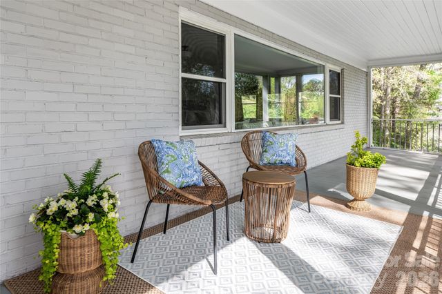 114 Cambridge Road, Asheville, NC 28804