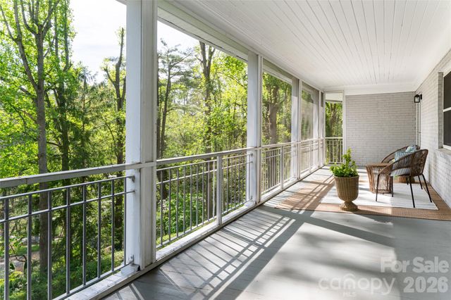 114 Cambridge Road, Asheville, NC 28804