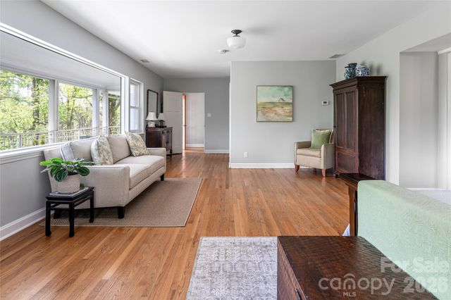 114 Cambridge Road, Asheville, NC 28804
