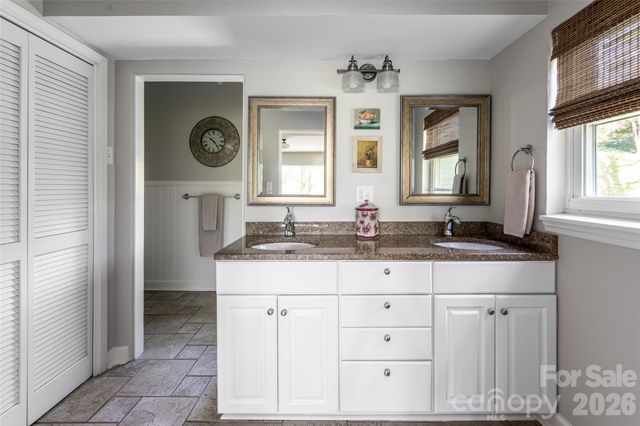 114 Cambridge Road, Asheville, NC 28804