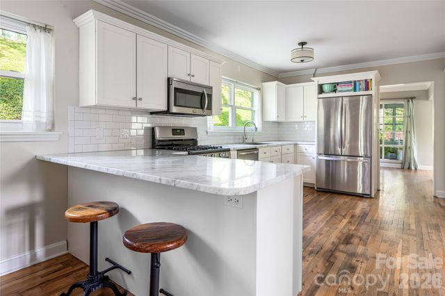 114 Cambridge Road, Asheville, NC 28804