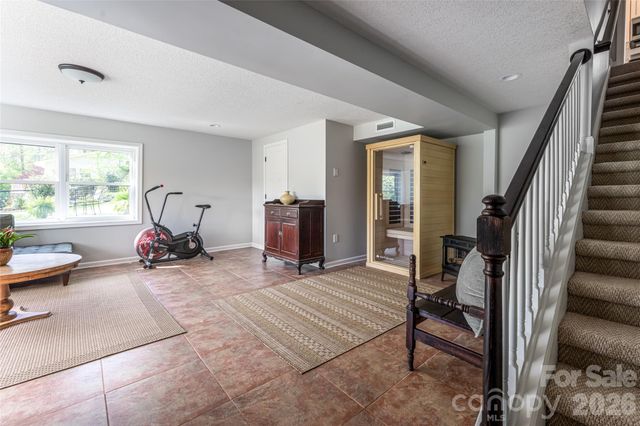 114 Cambridge Road, Asheville, NC 28804