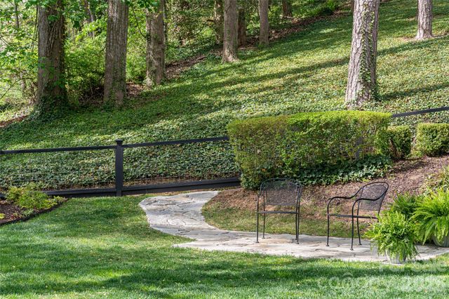 114 Cambridge Road, Asheville, NC 28804