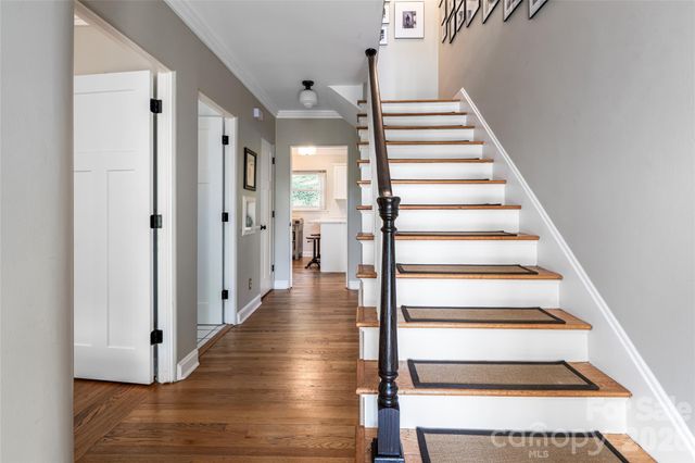 114 Cambridge Road, Asheville, NC 28804