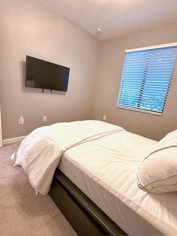 21423 NE 2nd Place, Miami, FL 33179