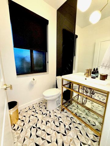 21423 NE 2nd Place, Miami, FL 33179