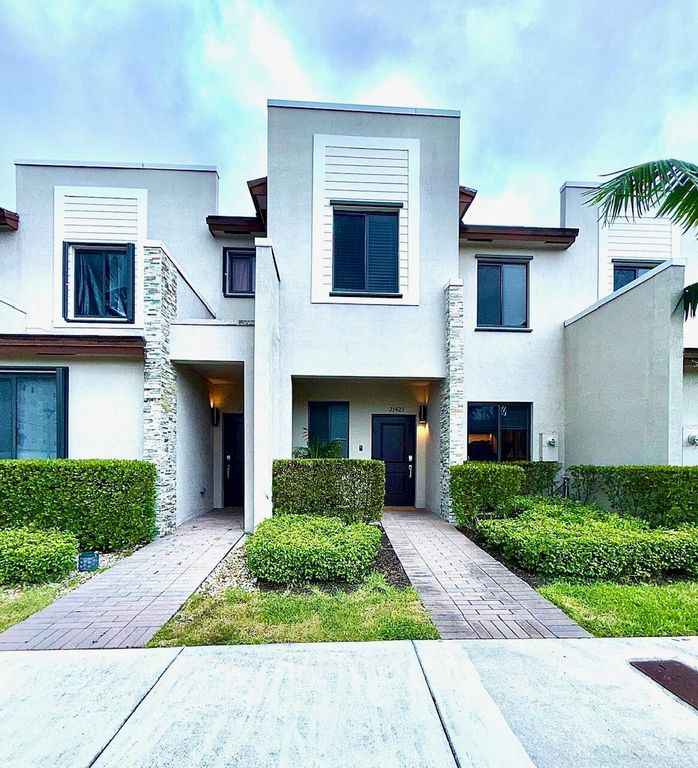 21423 NE 2nd Place, Miami, FL 33179