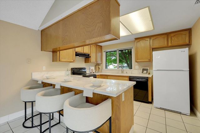 10570 Apple Grove Way, Rancho Cordova, CA 95670