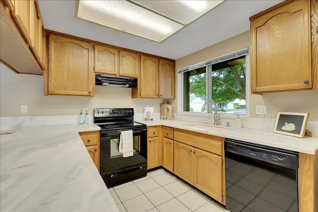 10570 Apple Grove Way, Rancho Cordova, CA 95670