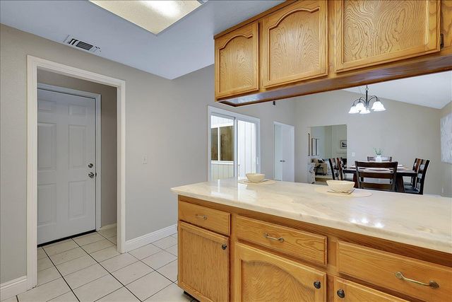 10570 Apple Grove Way, Rancho Cordova, CA 95670