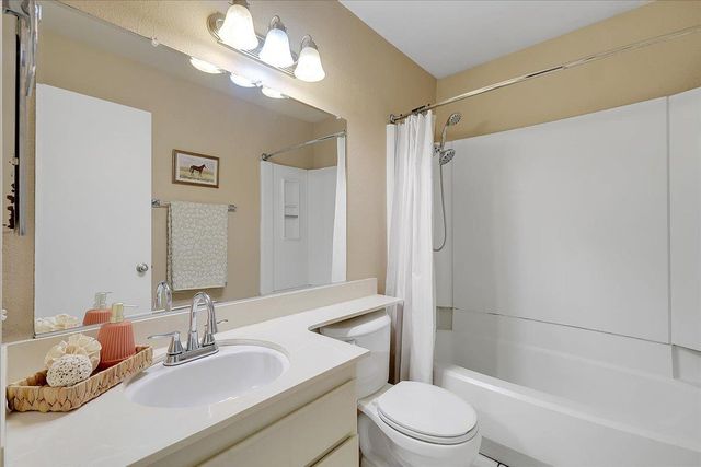 10570 Apple Grove Way, Rancho Cordova, CA 95670