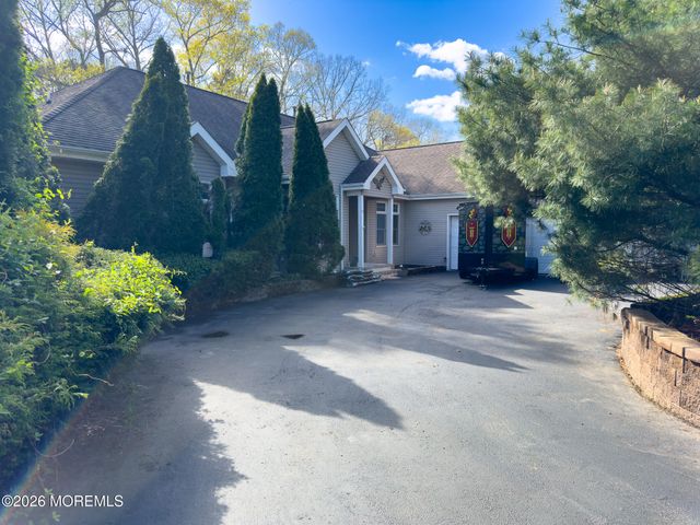 75 Cannon Boulevard, Jackson, NJ 08527