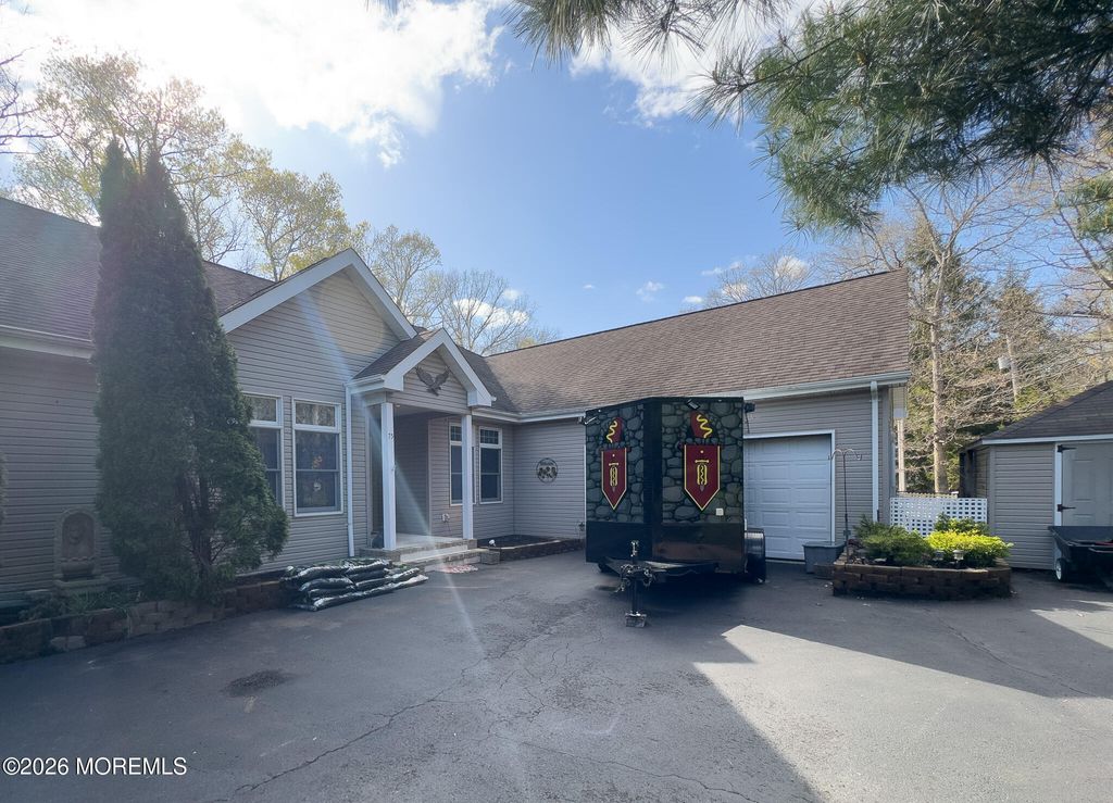 75 Cannon Boulevard, Jackson, NJ 08527