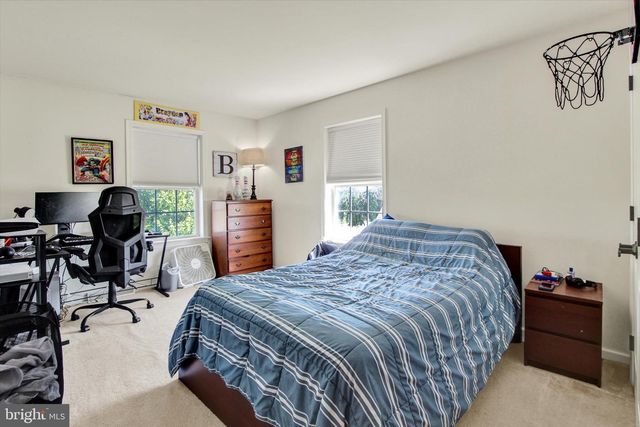 2525 ADMIRE SPRINGS DR, Dover, PA 17315