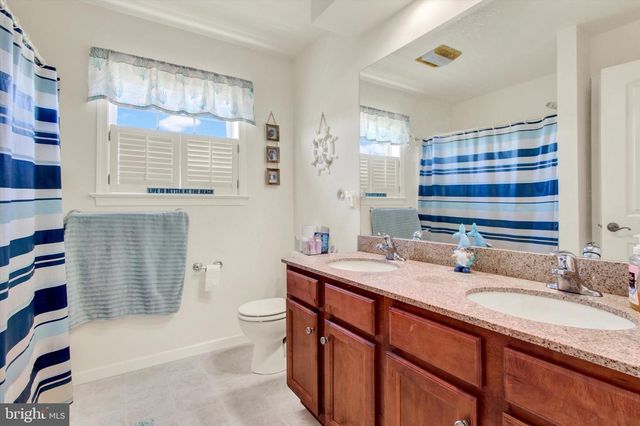 2525 ADMIRE SPRINGS DR, Dover, PA 17315