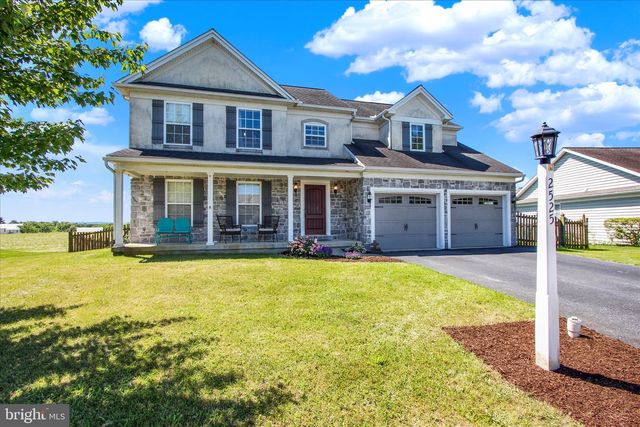 2525 ADMIRE SPRINGS DR, Dover, PA 17315