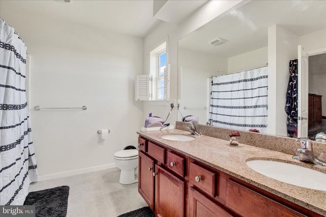 2525 ADMIRE SPRINGS DR, Dover, PA 17315