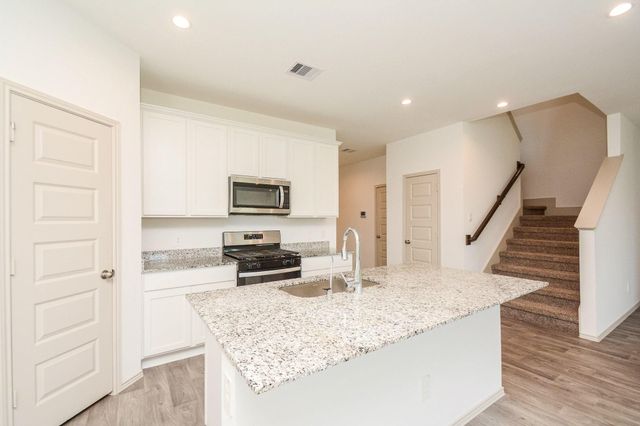 1811 Laguna Way, Richmond, TX 77469