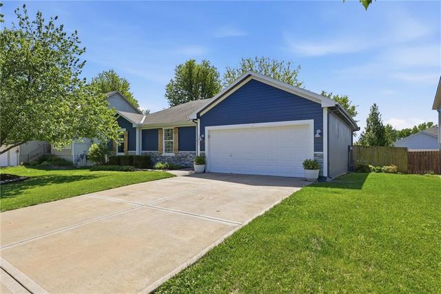 20903 W 224th Street, Spring Hill, KS 66083