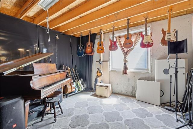 20903 W 224th Street, Spring Hill, KS 66083