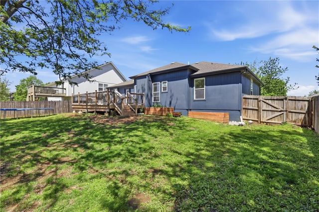 20903 W 224th Street, Spring Hill, KS 66083