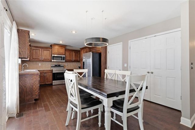 20903 W 224th Street, Spring Hill, KS 66083