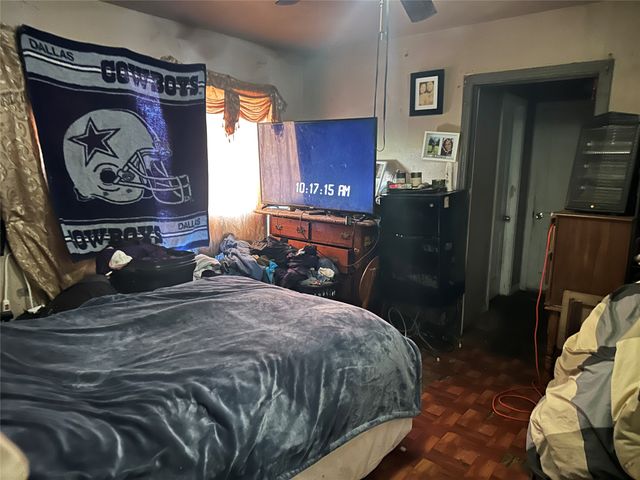 1821 N Winnetka Avenue, Dallas, TX 75208