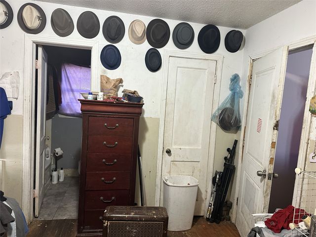 1821 N Winnetka Avenue, Dallas, TX 75208