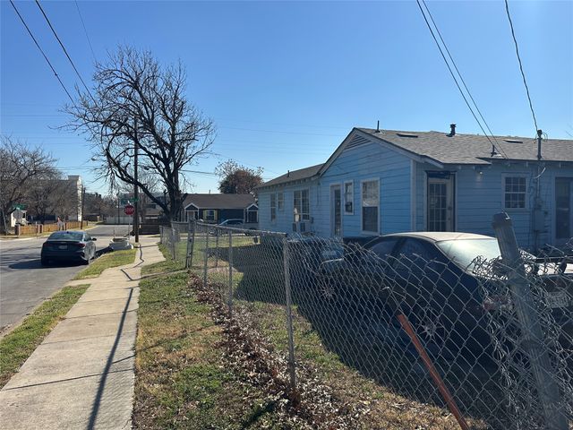 1821 N Winnetka Avenue, Dallas, TX 75208