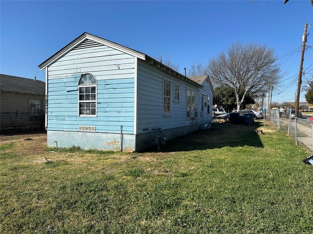 1821 N Winnetka Avenue, Dallas, TX 75208