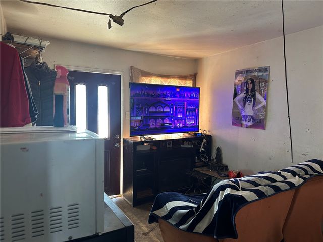 1821 N Winnetka Avenue, Dallas, TX 75208