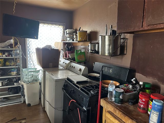 1821 N Winnetka Avenue, Dallas, TX 75208