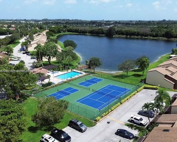 4182 S Pine Island Road, Davie, FL 33328